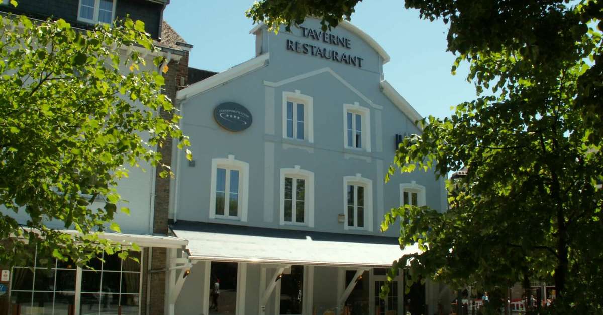 Een foto van de buitenkant van Hotel Au Lit des Ours