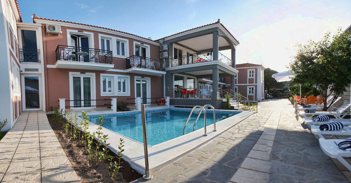 Een foto van het zwembad bij Sun & Sea Appartementen