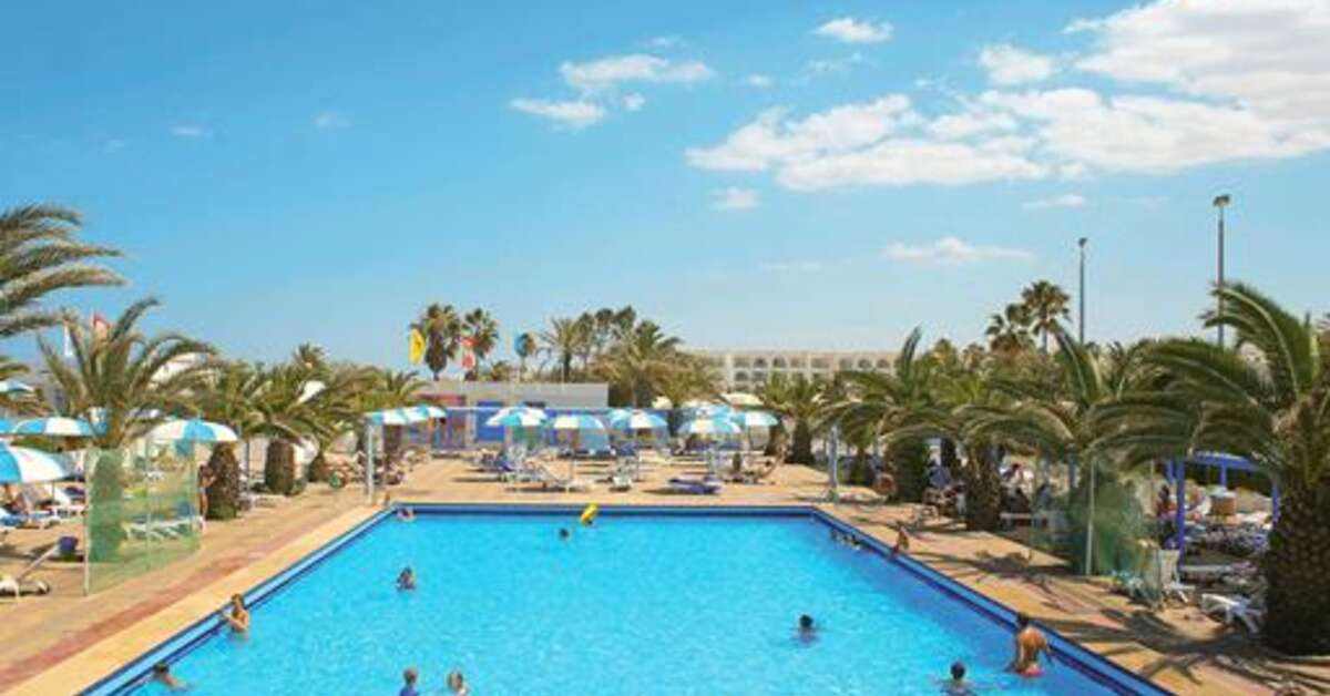 Een foto van het zwembad bij El Mouradi Club Selima