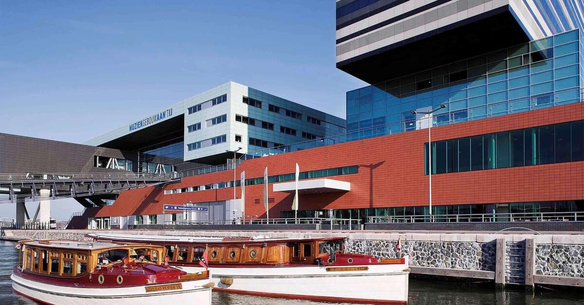 Ein Foto von der Außenansicht des Mövenpick Hotel Amsterdam City Centre