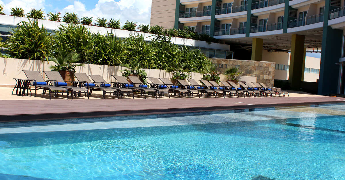 Een foto van het zwembad bij Krystal Urban Cancun Centro