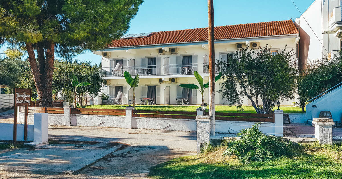 Een foto van de buitenkant van Kalypso Studios & Appartementen