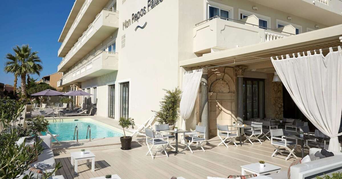 Een foto van het terras bij Mon Repos Palace Hotel