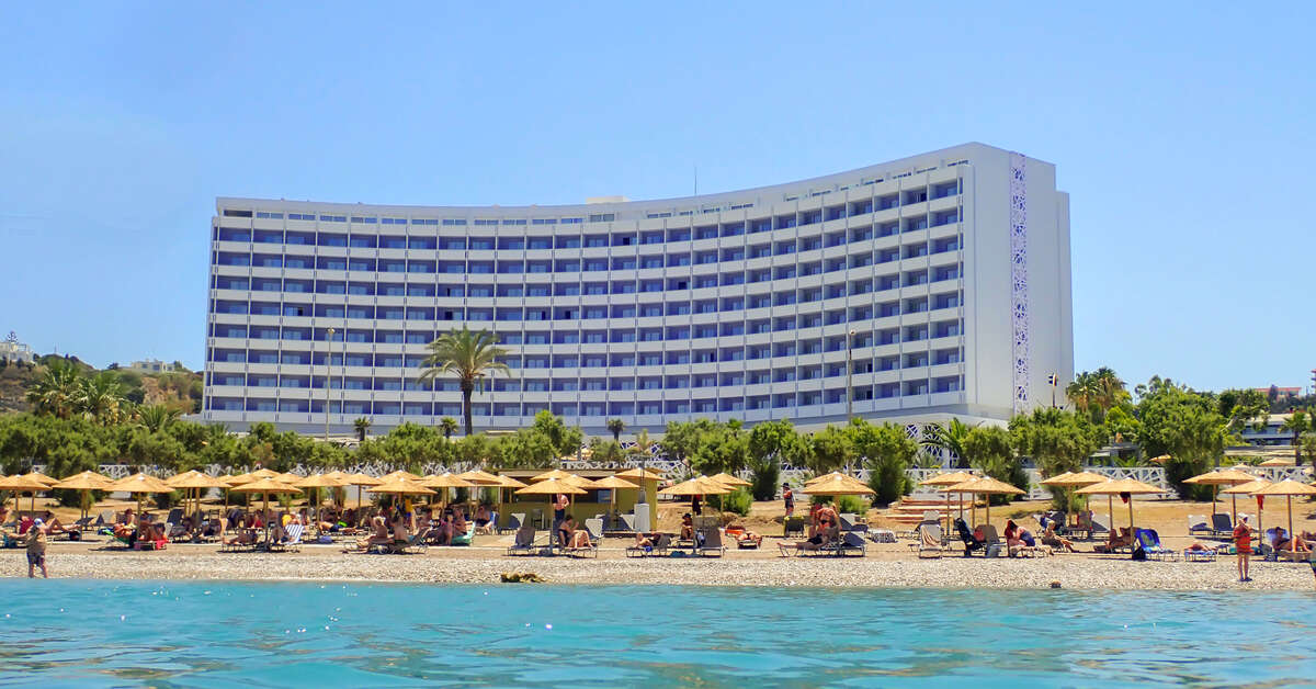 Ein Foto von der Außenansicht des Akti Imperial Deluxe Spa & Resort
