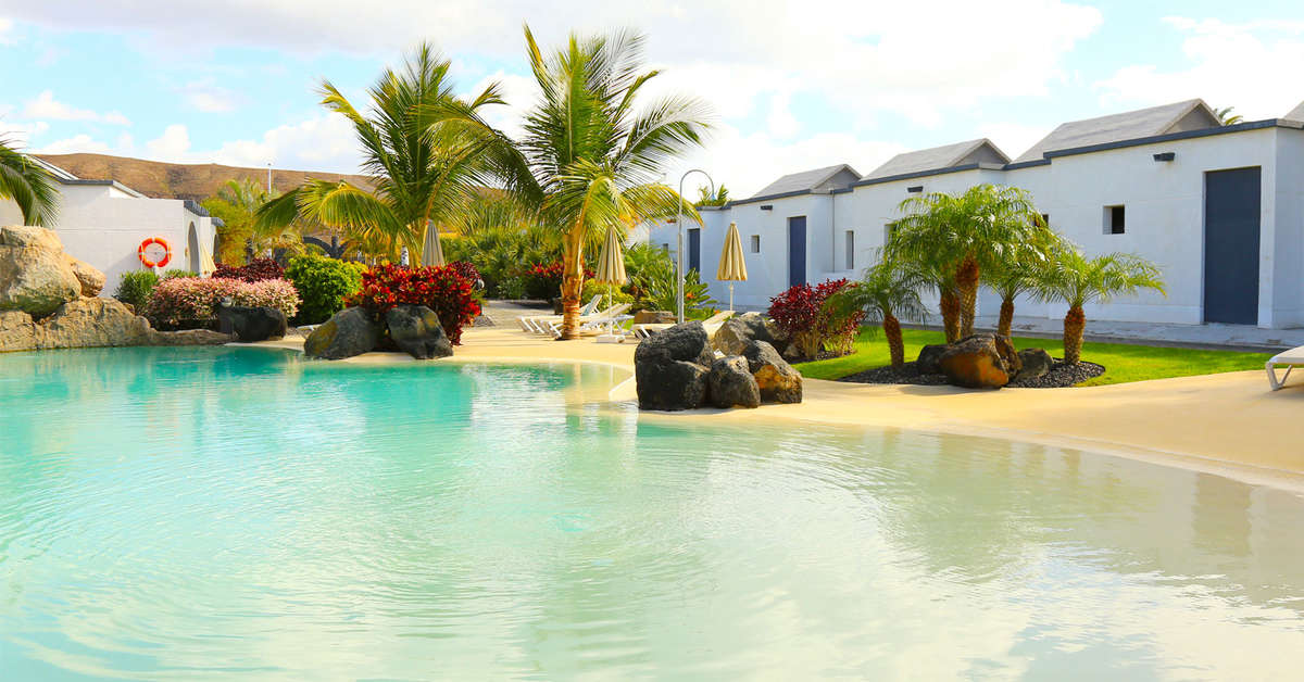 Een foto van het zwembad bij R2 Romantic Fantasia Dreams & Suites Hotel