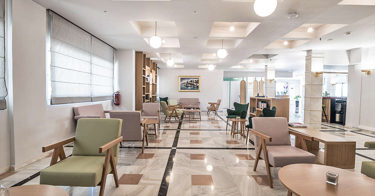 Een foto van het interieur van Adele Beach Hotel