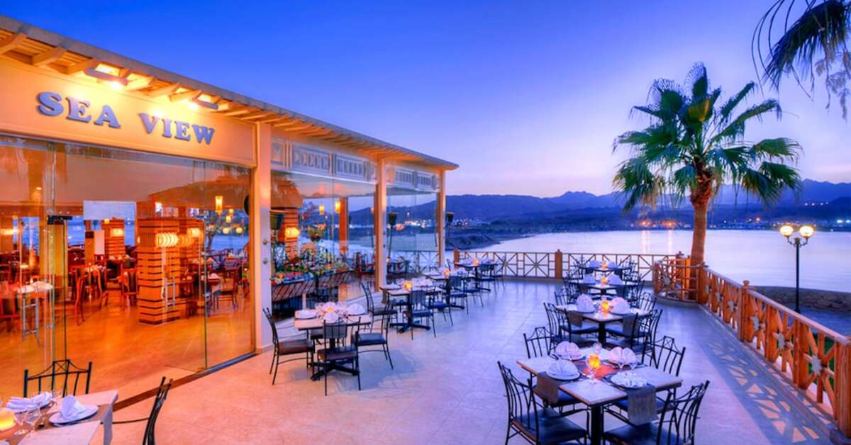 Een foto van het terras bij Albatros Sharm Resort