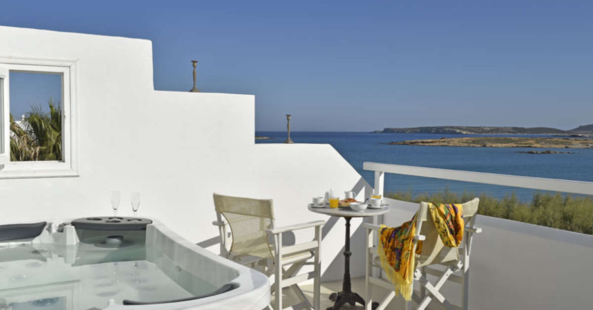 Een foto van het terras bij Hotel Kalypso
