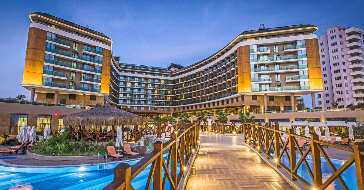 Een foto van de buitenkant van Aska Lara Resort & Spa