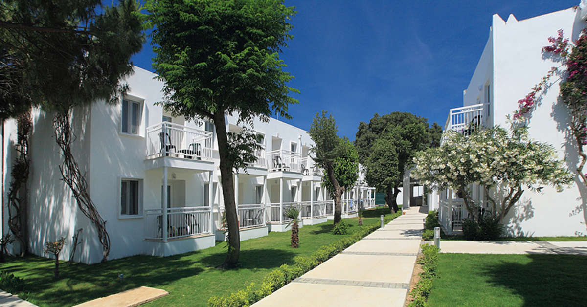 Een foto van de buitenkant van Petunya Beach Resort