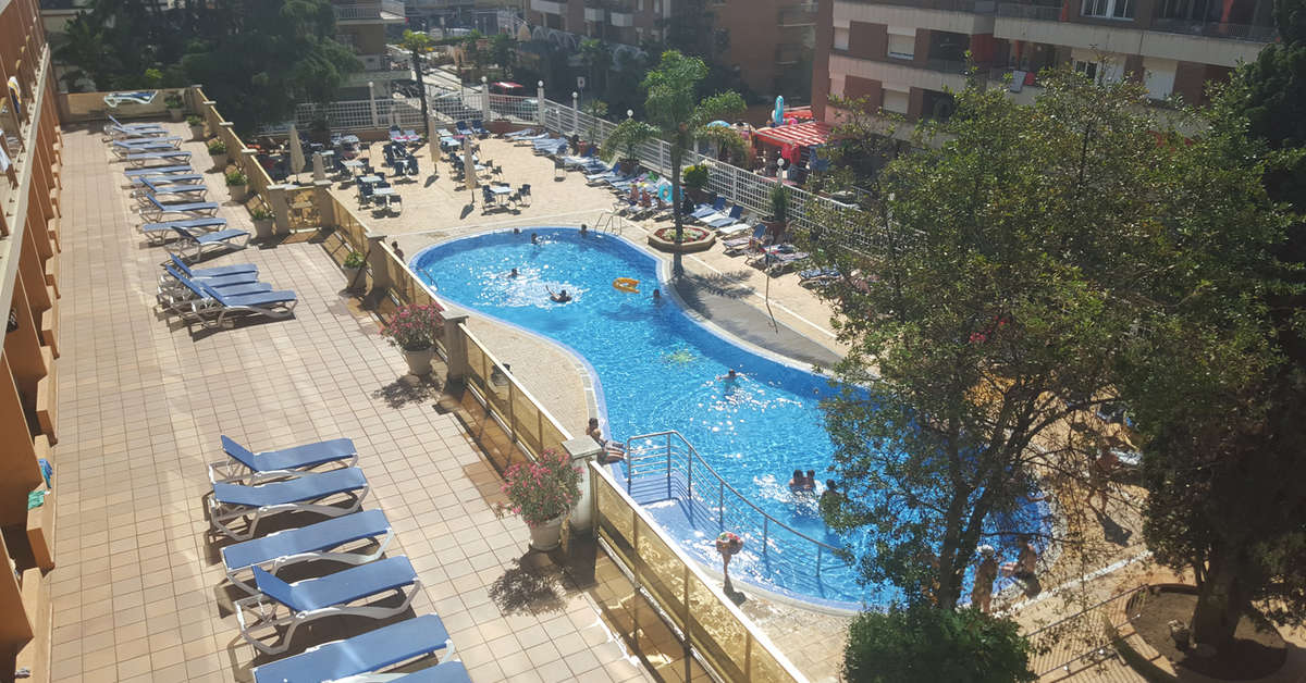 Een foto van het zwembad bij Hotel Bon Repos