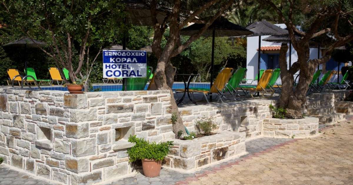 Een foto van de buitenkant van Hotel Coral