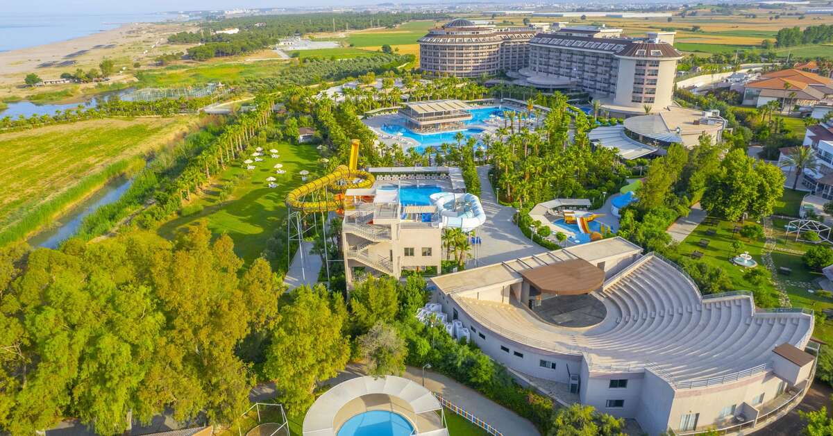 Een foto van het zwembad bij Sunmelia Beach Resort & Spa