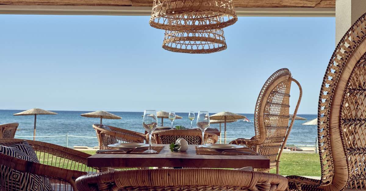 Een foto van het terras bij TUI Blue Caravel