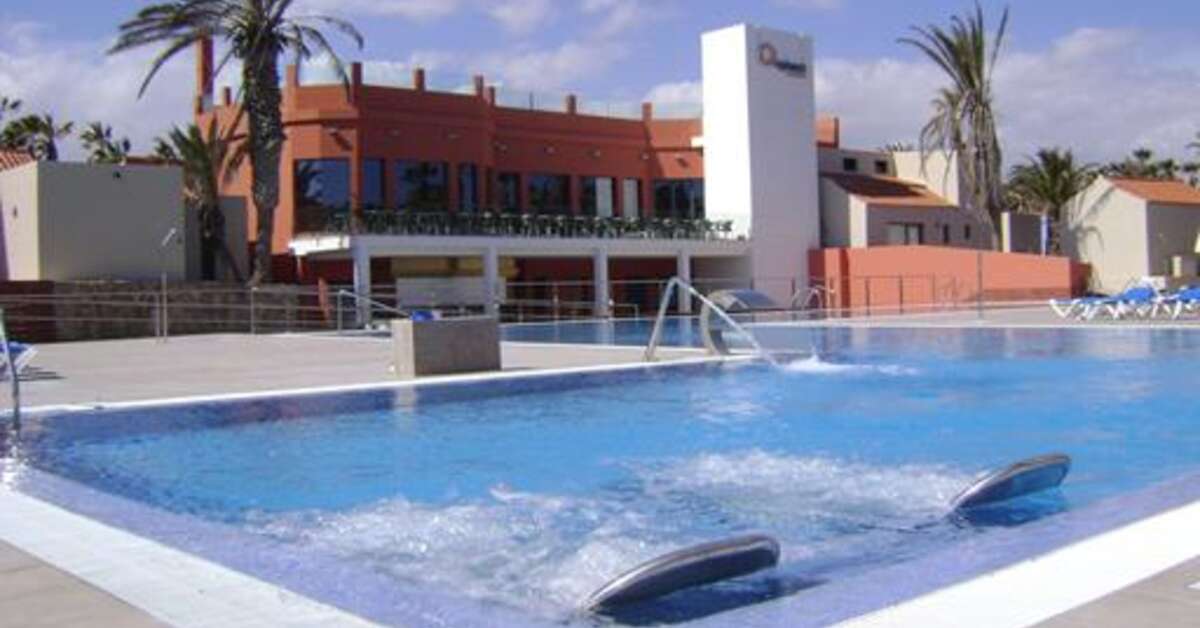 Een foto van het zwembad bij Caybeach Caleta