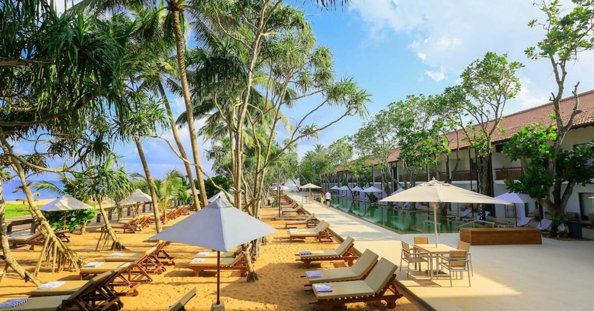 Een foto van het terras bij Pandanus Beach Resort & Spa