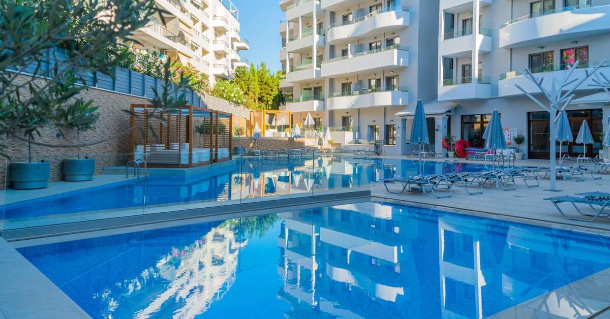 Een foto van het zwembad bij Bio Suites Hotel