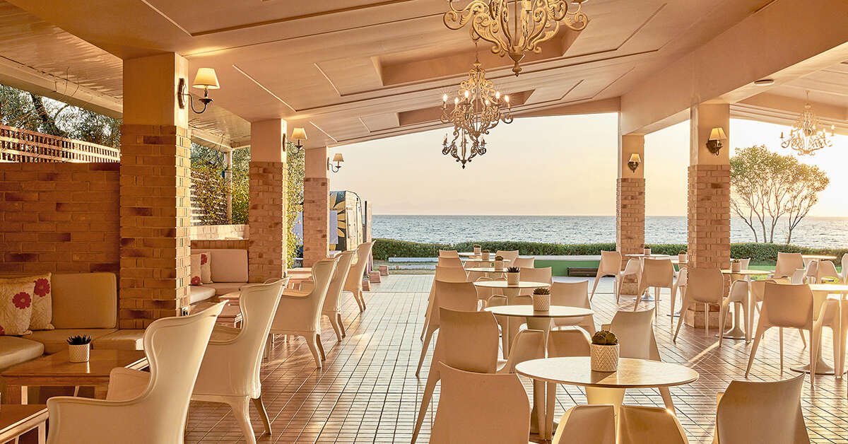 Een foto van het terras bij Istion Club & Spa