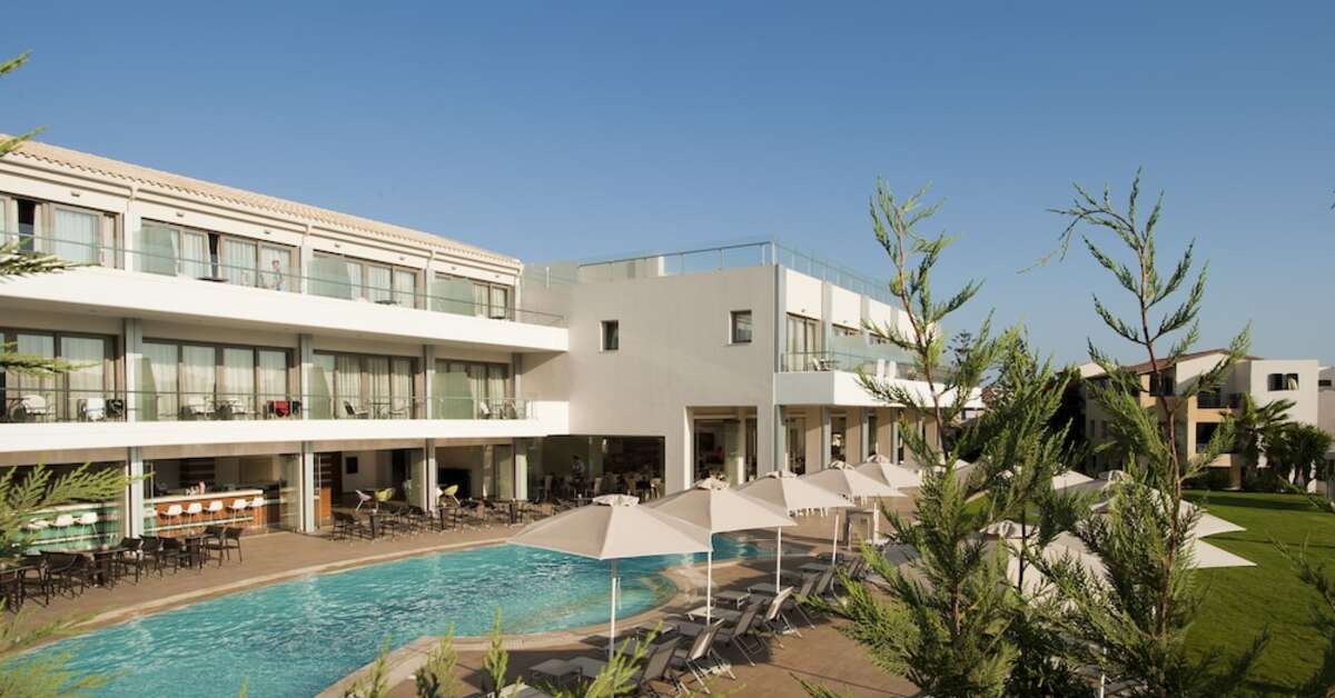 Een foto van het zwembad bij Castello Boutique Resort & Spa