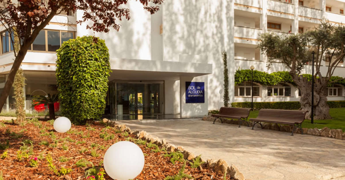 Een foto van de buitenkant van Sol De Alcudia Appartementen