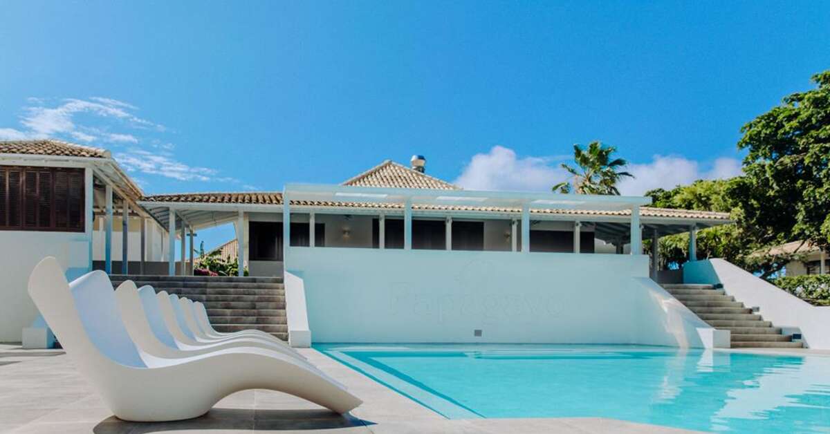 Een foto van het zwembad bij Papagayo Beach Resort