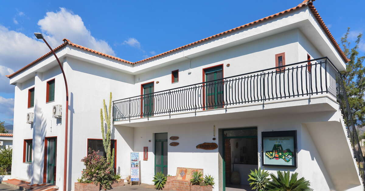 Ein Foto von der Außenansicht des Villaggio Alkantara