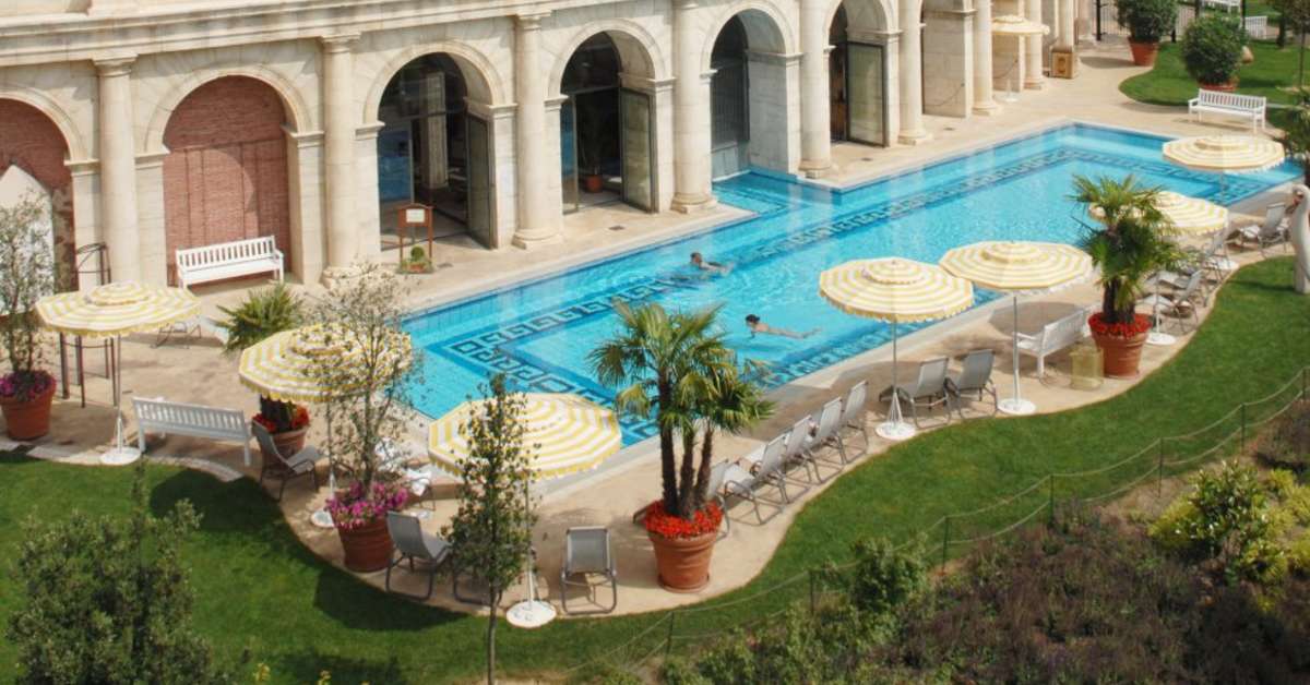 Ein Foto vom Pool im Hotel Colosseo