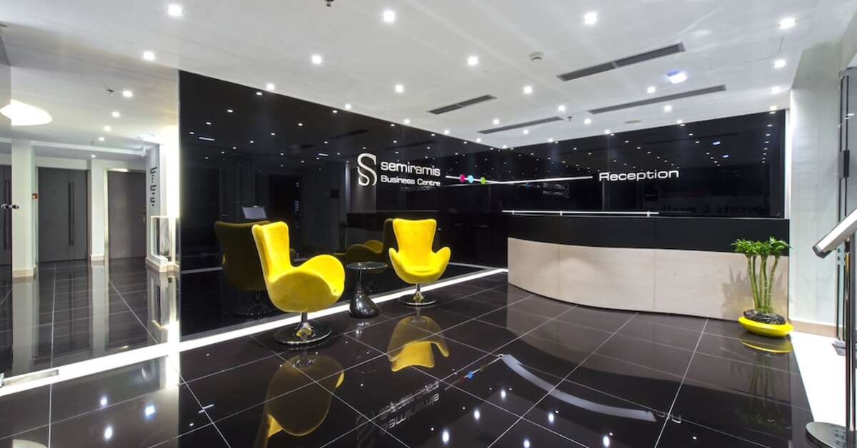 Een foto van het interieur van Semiramis City Hotel
