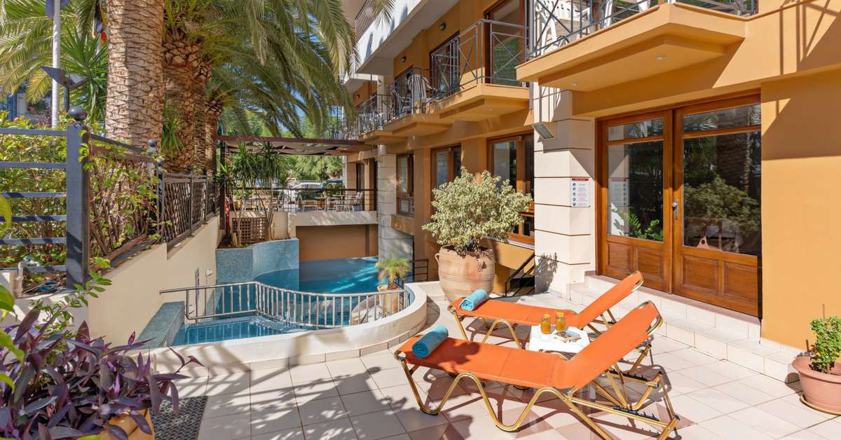 Een foto van het zwembad bij Brascos Hotel