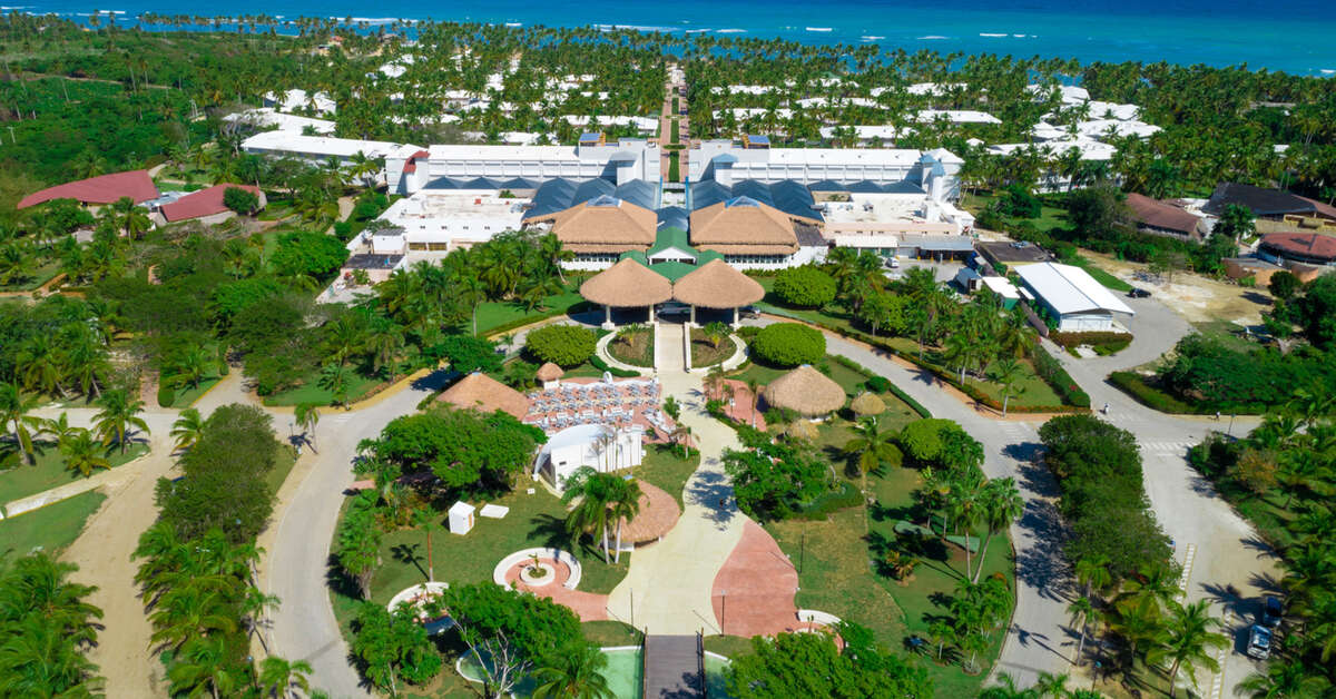 Een foto van de buitenkant van Grand Sirenis Punta Cana Resort
