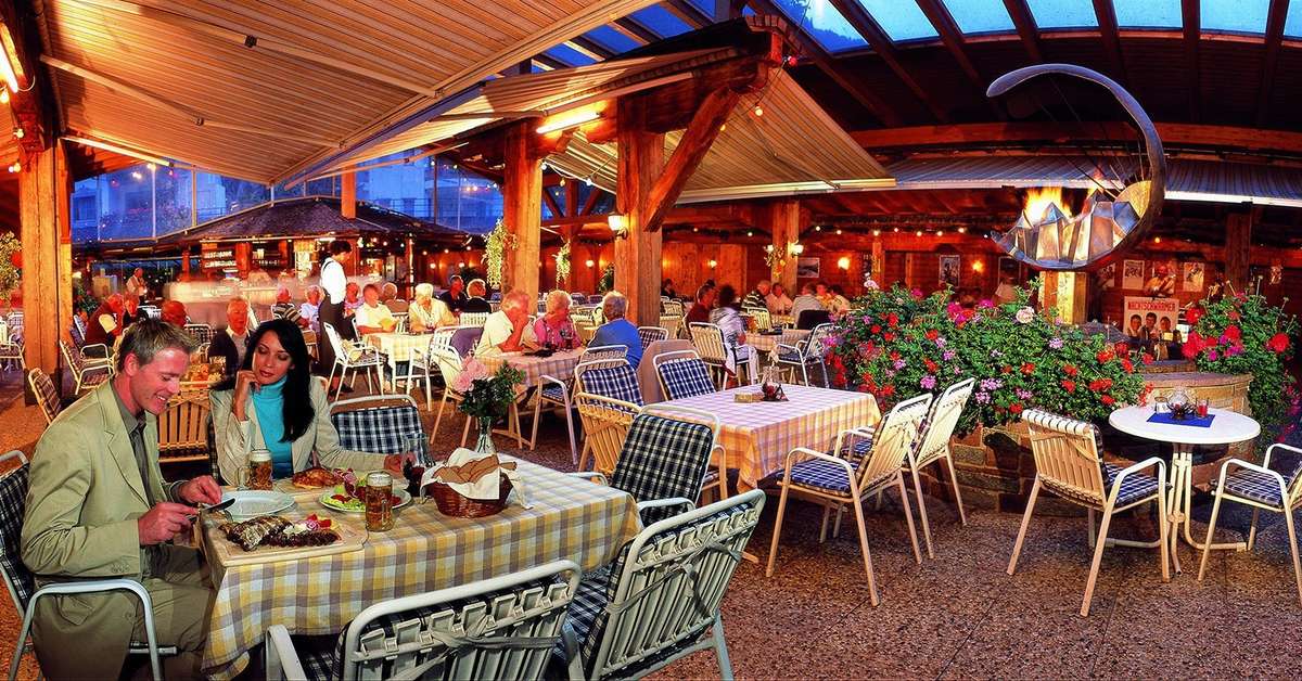 Een foto van het terras bij Hotel Berghof Mayrhofen