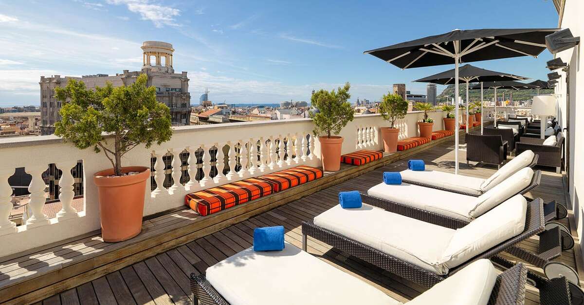 Een foto van het terras bij H10 Montcada Boutique Hotel