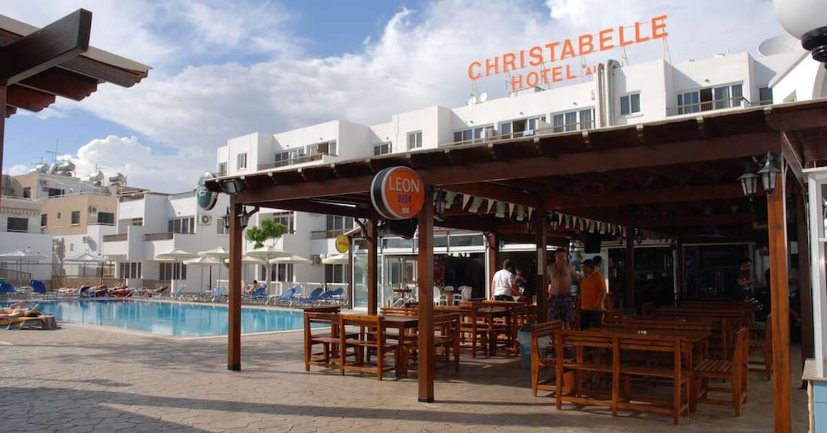 Een foto van het terras bij Christabelle Complex Hotel Appartementen