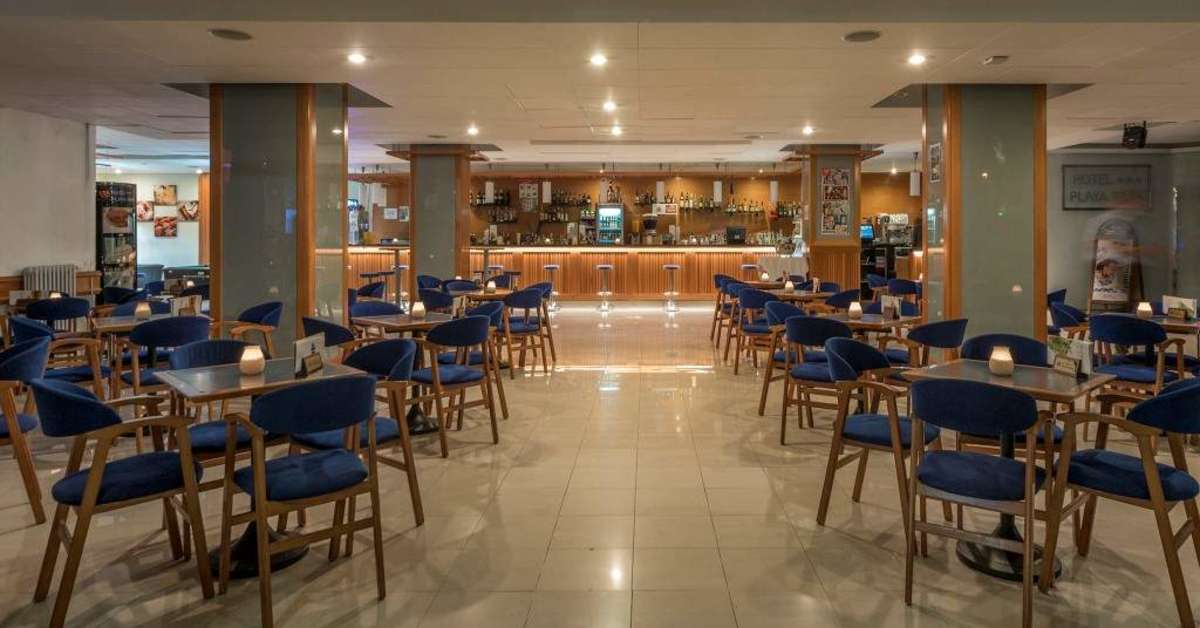 Een foto van het interieur van 4R Hotel Playa Park