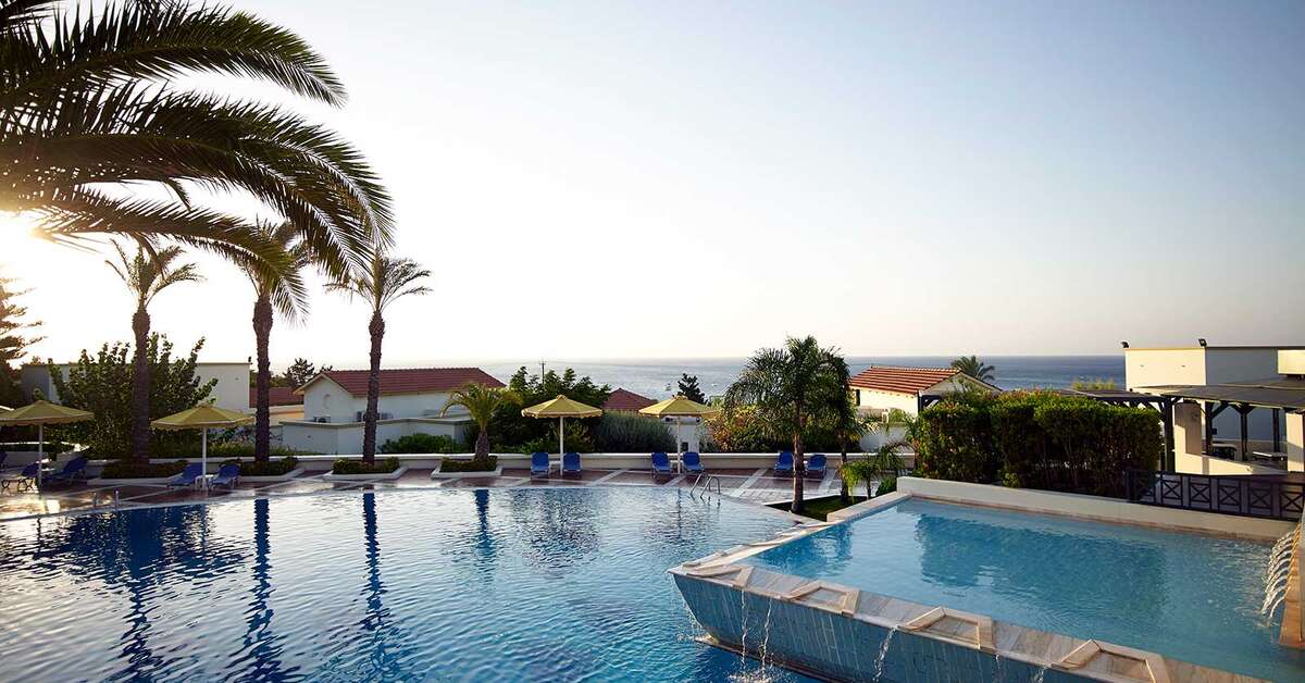 Een foto van het zwembad bij Mitsis Rodos Maris Resort & Spa
