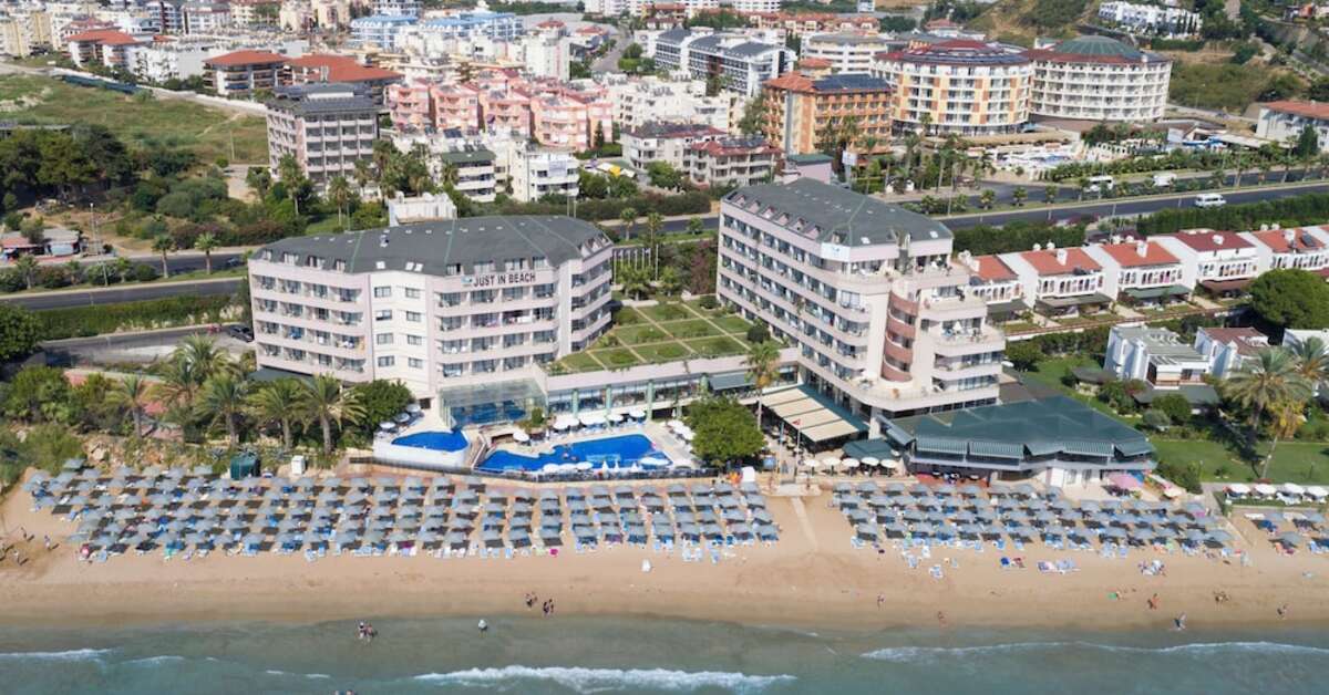 Ein Foto von der Außenansicht des Aska Just In Beach