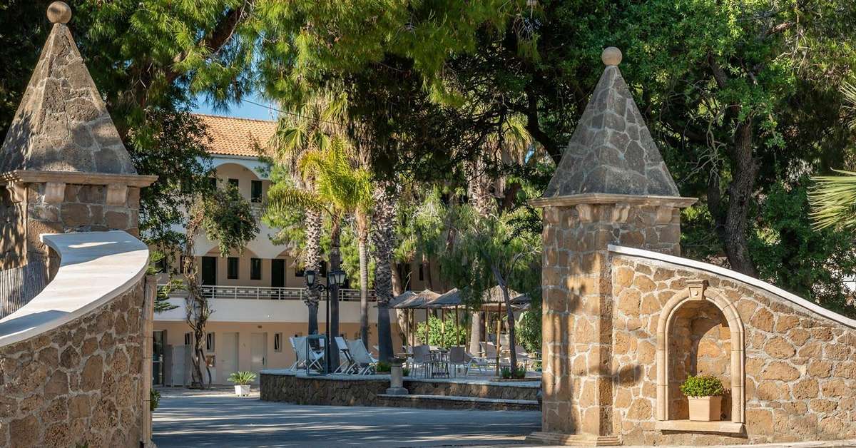 Een foto van de buitenkant van Hotel Vasilikos Beach