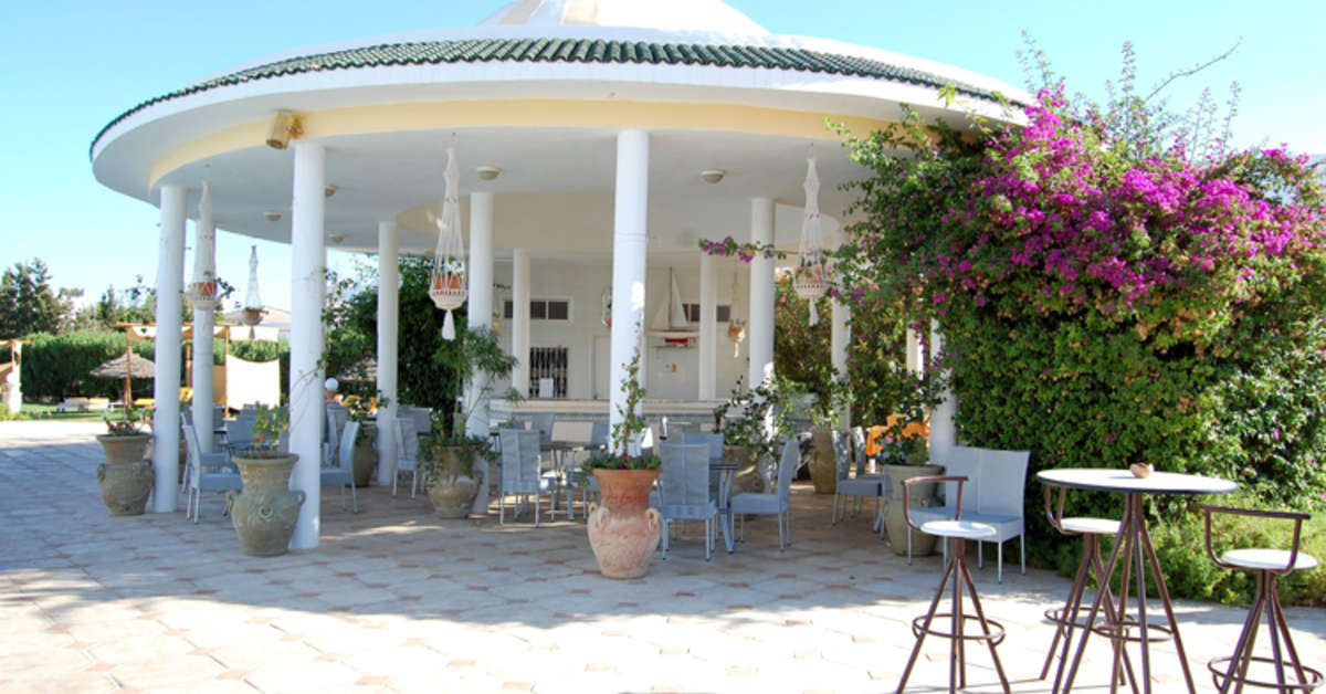 Een foto van het terras bij Hotel Zodiac