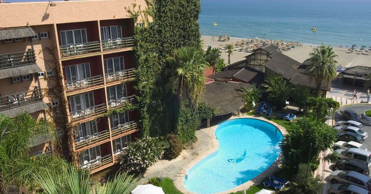 Een foto van het zwembad bij MS Tropicana