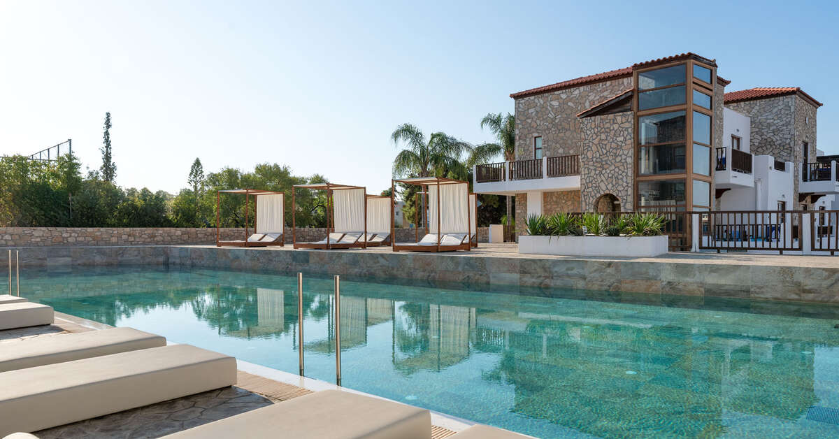 Een foto van het zwembad bij Costa Lindia Beach Resort