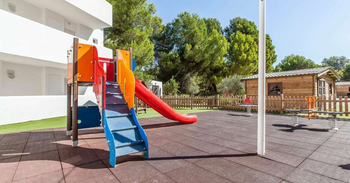 Ein Foto Fergus Style Cala Blanca Suites