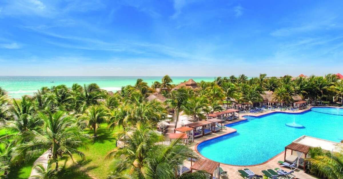 Een foto van het zwembad bij Hotel El Dorado Royale