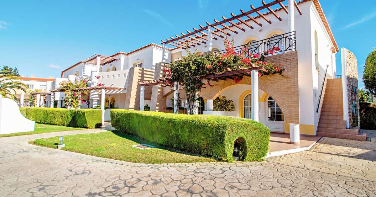 Een foto van de buitenkant van Hotel Luz Bay