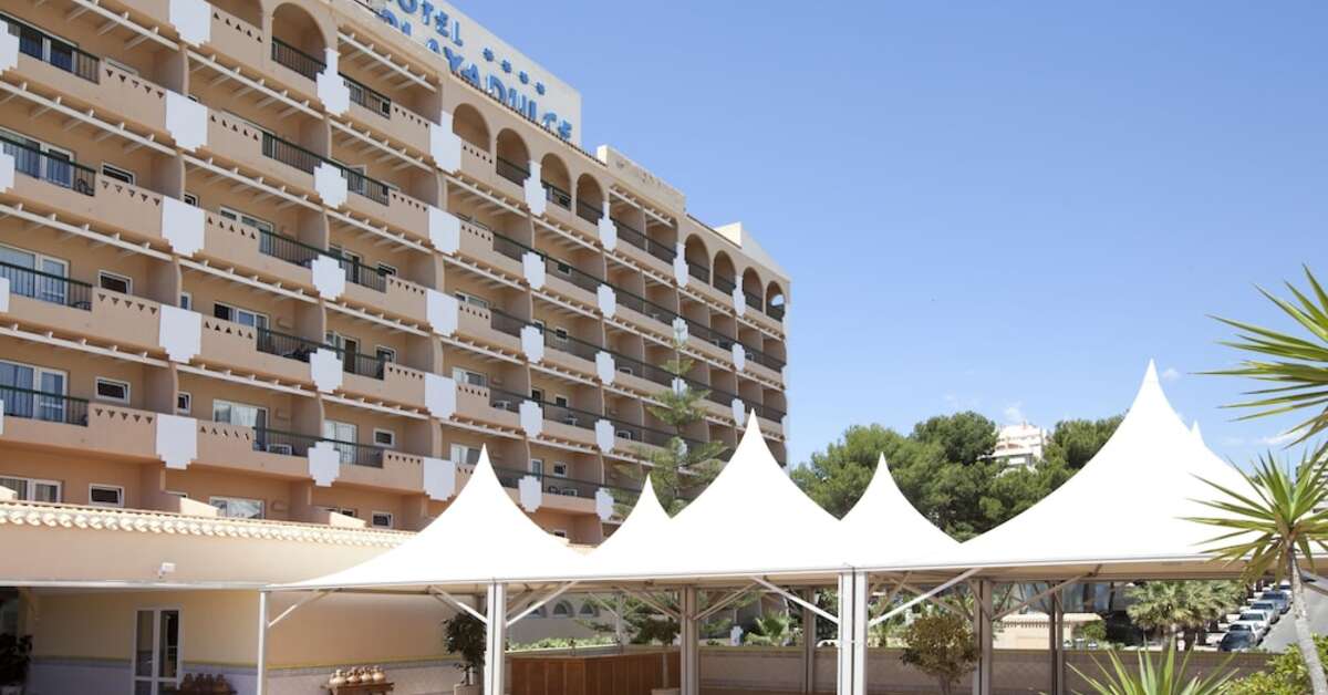 Een foto van de buitenkant van Playadulce Hotel