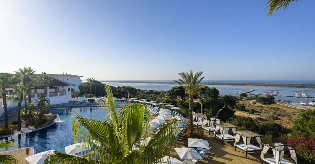 Een foto van het zwembad bij Garden Playanatural Hotel & Spa