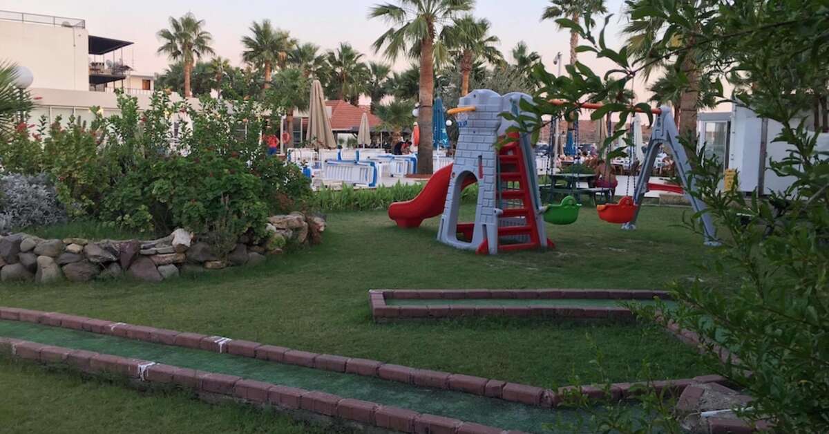 Een foto van de faciliteiten bij Nagi Beach Hotel