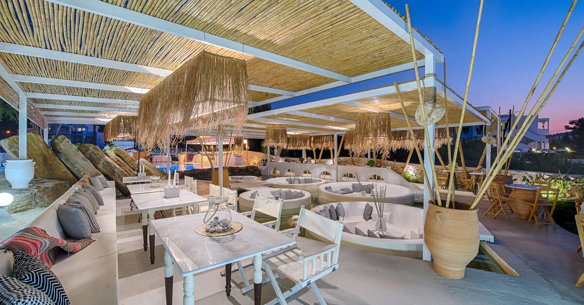 Een foto van het terras bij Kouros Exclusive Hotel