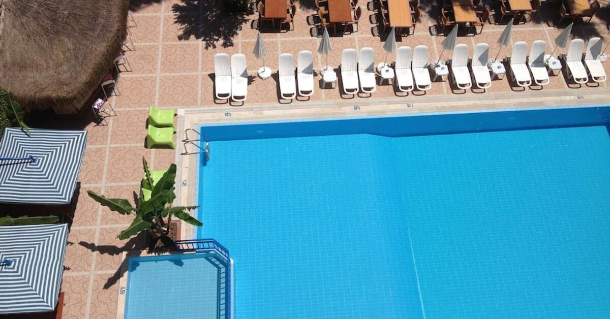Een foto van het zwembad bij Sesin Hotel