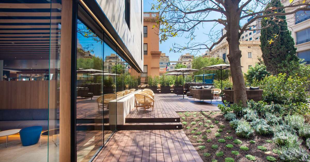 Een foto van het terras bij Ocean Drive Barcelona