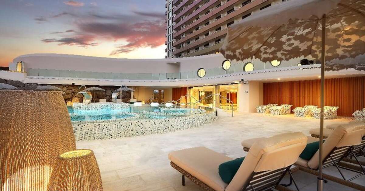 Een foto van het zwembad bij Hard Rock Hotel Tenerife